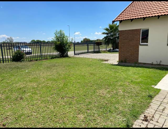 3 BEDROOM HOUSE FOR SALE IN WATERKLOOF EAST